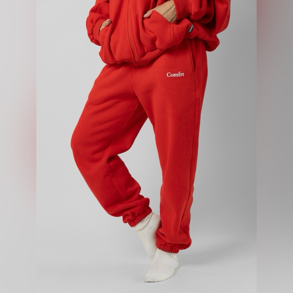 Comfort Cloud Crimson Sweatpants Medium